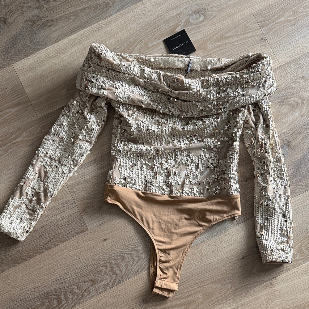 NWT JLUXLABEL Sequin Off-Shoulder Top and Pants Set - Picture 3 of 14